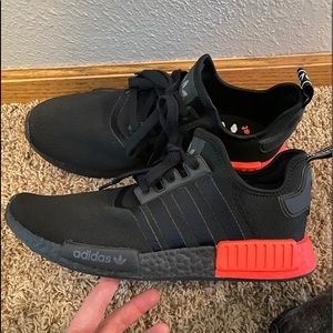 Men’s Addidas Boost tennis shoe